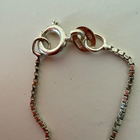 Elegant Silver Pendant Necklace - Picture 2 of 3